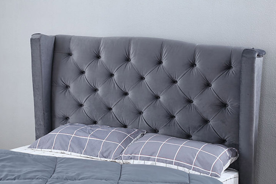 1399 Velvet Stoff Wingback Button Polstret seng