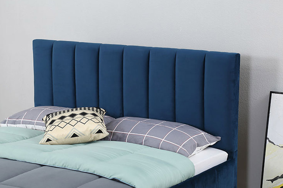 1382 Modern Style Double Bed Solid Wood Upholstered Bed