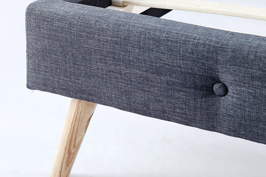 1368 Stilig skandinavisk design polstret seng