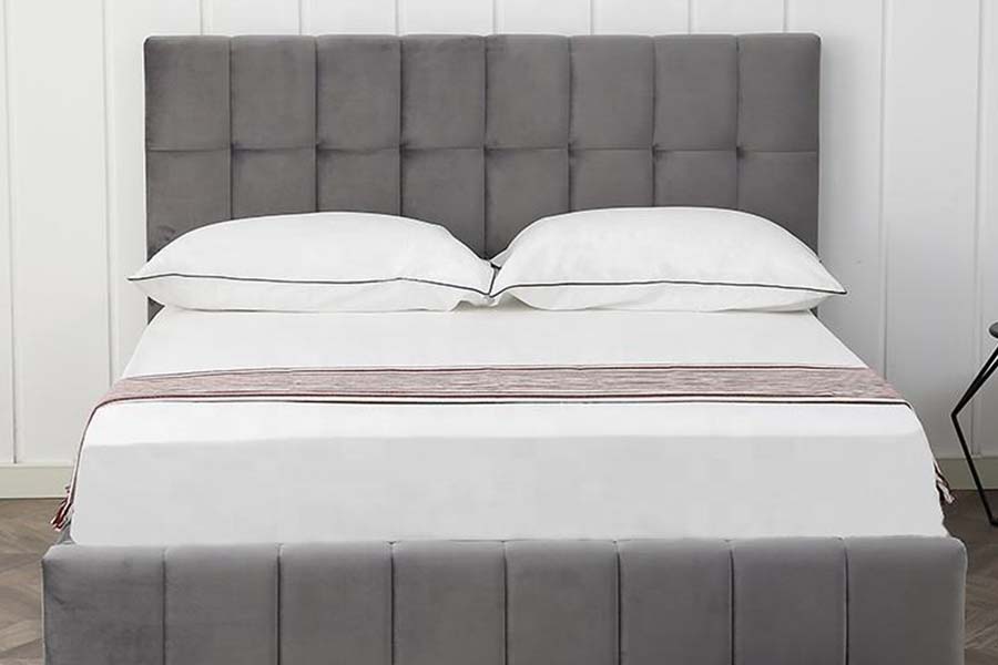 1555 Square Block Headboard Fløyel Stoff Polstret Seng