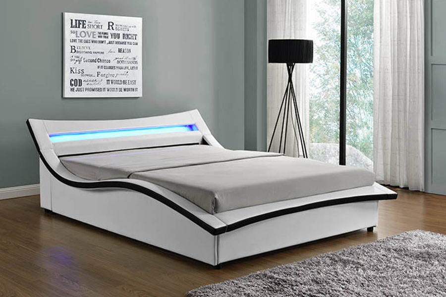 1877 Luksus PU-skinn LED-polstret sengeramme