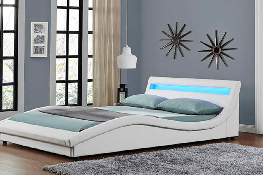 1111-1 europeisk stil PU-skinn LED-polstret sengeramme